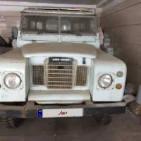 لند رور مو تور بزرگ قرمز