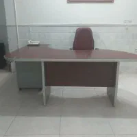 میز مدیریت و میز منشی و صندلی
