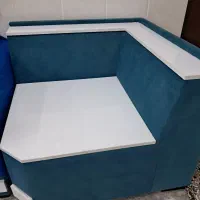 کنار مبلی