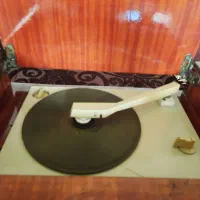 رادیو و گرام عتیقه|کلکسیون اشیاء عتیقه|آستارا, |دیوار