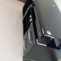 میز تلویزیون شیشه ای تمیز|میز تلویزیون|بومهن, |دیوار