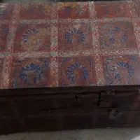 صندوق قدیمی بزرگ