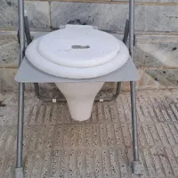 توالت فرنگی سیار تمیز و سالم