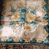 کوسن و فرش