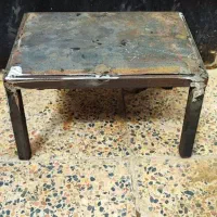 میز و چهار پایه