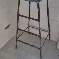 چهارپایه فلزی محکم و مقاوم