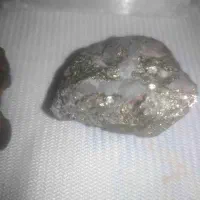 یک دستبند قدیمی هزار ساله مفرغ با تعدادی سنگ|کلکسیون اشیاء عتیقه|بروجرد, |دیوار