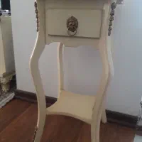 میزتلفن یامیشه روش گلدون هم گذاشت