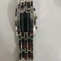 ساعت مچی قدیمی بدون خط و خش