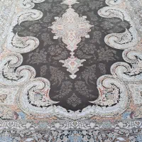 یک تخته فرش ۱۲۰۰ شانه فیلی وطوسی رنگ