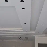 نقاش ساختمان زیر قیمت بازار بخاطر  وضعیت مردم