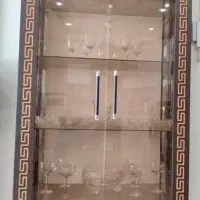 ویترین دکوری شیک و زیبا با طرح ورساچه