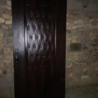 در ب   حمام  سرویس