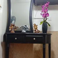 میز با آینه دکوری