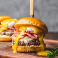 استخدام تعدادی نیروی جوان اقا جهت کار در فست فود