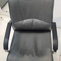 صندلی چرخدار اداری جک‌دار