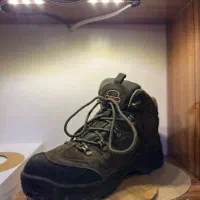 کفش کوهنوردی کلمبیا همراه یخ نورد