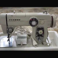 چرخ خیاطی۶۸۰ژانومه اورجینال در حد‌نو