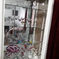 ویترین به همراه وسایلش|بوفه، ویترین، کنسول|رشت, سلیمانداراب|دیوار