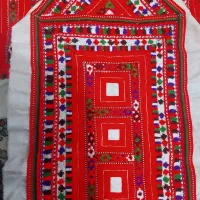 زی آستین|لباس|مهرستان, |دیوار