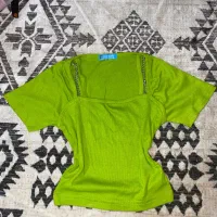 کراپ تاپ|لباس|شیراز, شاه قلی بیگی|دیوار