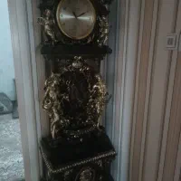 ساعت ایستاده آبنمادار