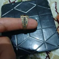 یک عدد  انگشتر استیل زنگ ثا بت