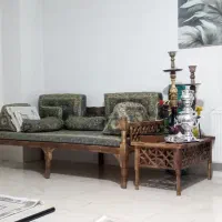 تخت سنتی همراه با شاهنشین
