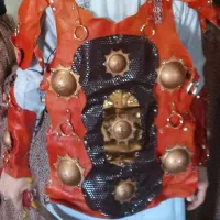 زره تعزیه وکلاه خود با شمشیر