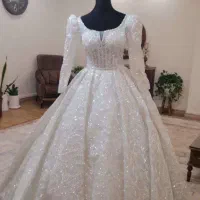 لباس عروس مدل عربی دنباله دار با بند تنظیمی و کاور