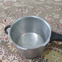 دیگ قابلمه ای7لیتری و اتو بخار|ظروف پختوپز|زرند, |دیوار