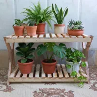 استند چوبی زیبا جهت گل