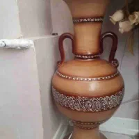 گل میز و گلدان بزرگ|مبلمان خانگی و میز عسلی|صدرا-فارس, فاز ۱|دیوار