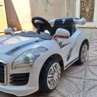 ماشین شارژی فقط باتری ندارع باید خریداری بشه براش|اسباب‌‌بازی|ورامین, ورامین|دیوار