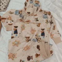 لباس بچگانه|کفش و لباس بچه|اشتهارد, |دیوار