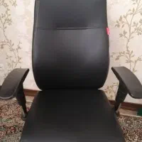 صندلی چرخدار با جک تنظیم ارتفاع و پشتی|مبلمان اداری|کرمان, |دیوار