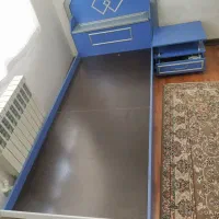 تختخواب یکنفرە