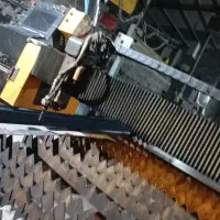 خدمات برش پلاسما و جوشکاری co2|خدمات پیشه و مهارت|میانه, |دیوار