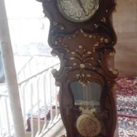 ساعت‌  ایستاده  درحد‌ نو‌