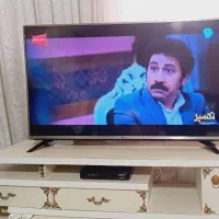 تلویزیون ۵۰ اینچ اصل کره با میز