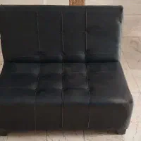 تعدادی صندلی و مبل دست دوم در حد نو