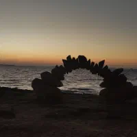 داوطلب برای سفر و کوهنوردی و پیاده روی