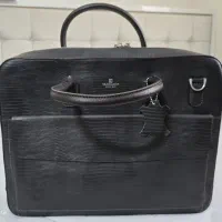 کیف دوشی اداری|کیف، کفش، کمربند|پرند, فاز ۱|دیوار