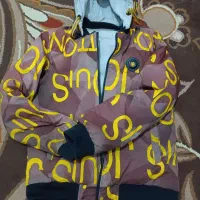 کاپشن و پافر|لباس|آوج, |دیوار