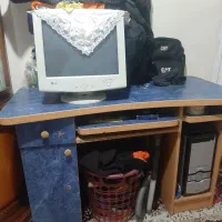 کامپیتر سالم همراه میز کامپیتر همراه بلندگو