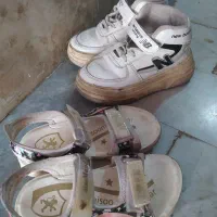 دو جفت کفش بچگانه