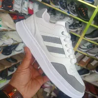 ونس ساده سبک راحتی