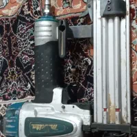 میخ زن بادی