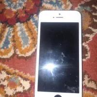 اپل iPhone 5s با حافظهٔ ۱۶ گیگابایت