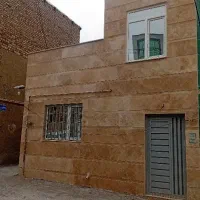 خانه نوساز یک طبقه ونیم‌ فوتبال